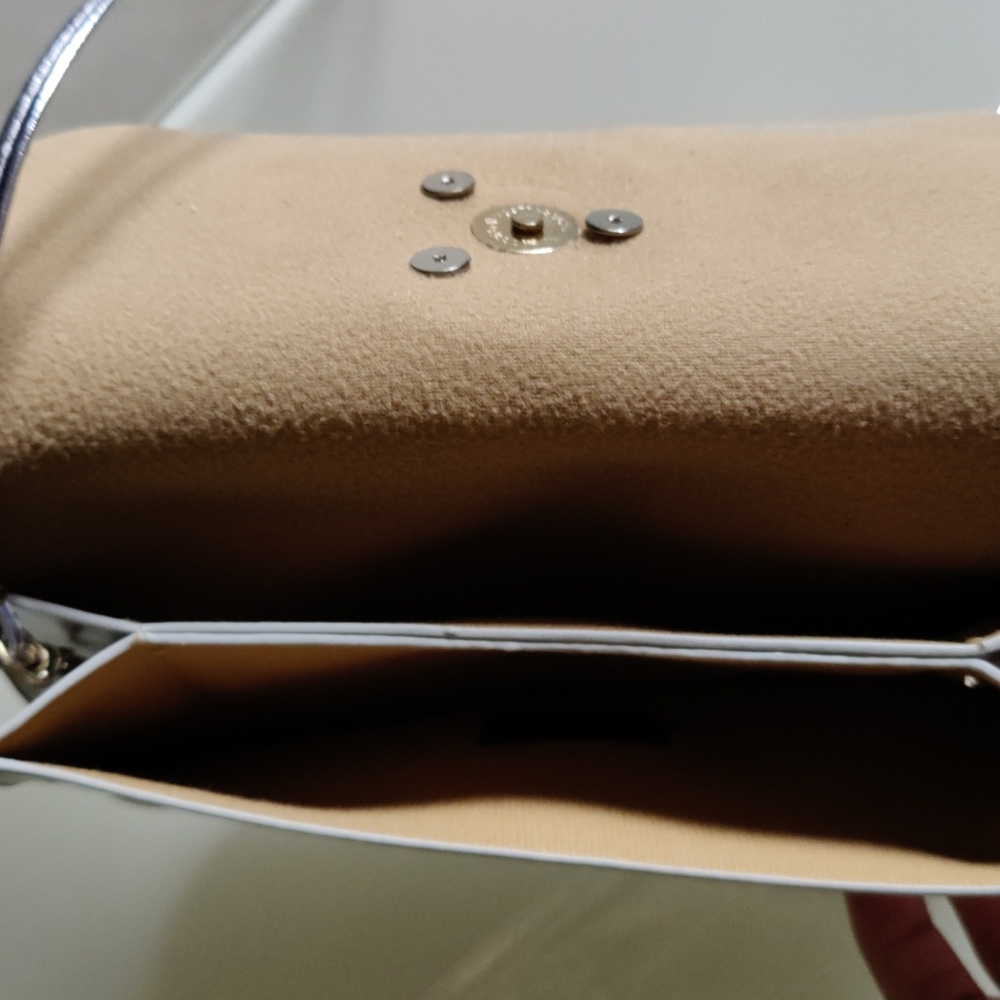 Silver white sling bag new - Picture 3 of 5